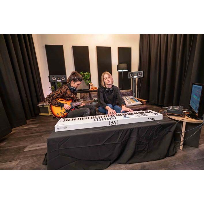 KeyLab Essential 88 by Arturia | MIDI keyboard, 88 Keys, Light-Weight Master Controller