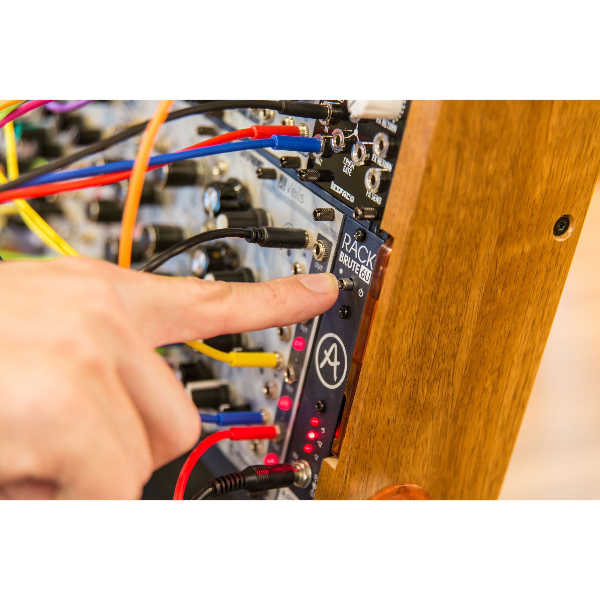 RackBrute 6U by Arturia | Portable, Link-enabled Eurorack modular case, connect up to 32 modules