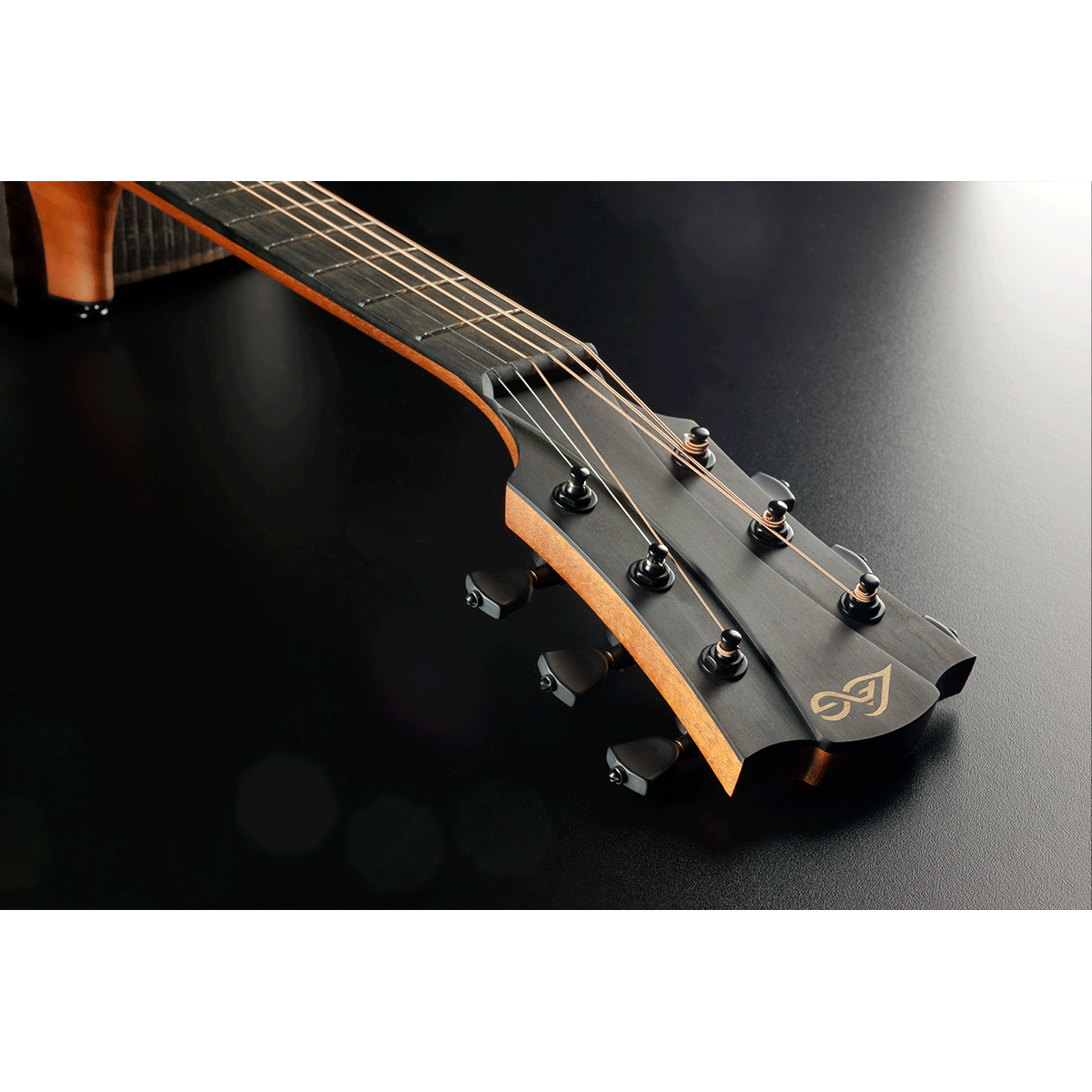 Lâg Sauvage-JCE Jumbo Cutaway Electro Acoustic Guitar | Includes Case and Cable | GLA SAUVAGE-JCE