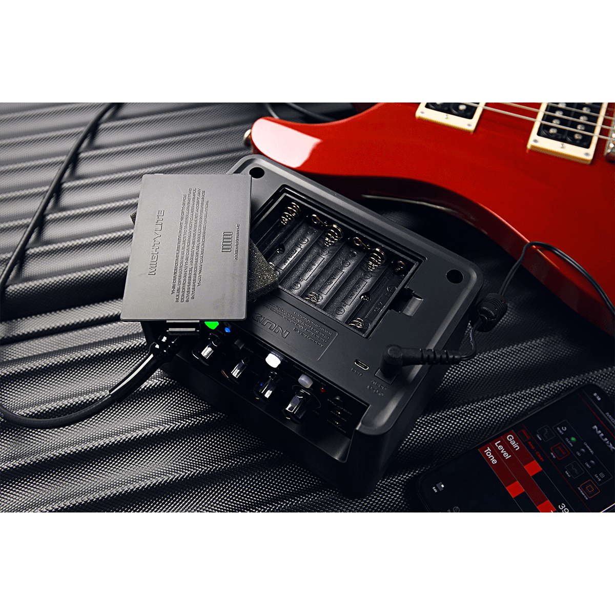 MIGHTYLITE BT in Beige by NUX | 3 Watt Mini Portable Guitar Amplifier | Bluetooth Control | MNU MIGHTYLITEBT-LTDBEIGE