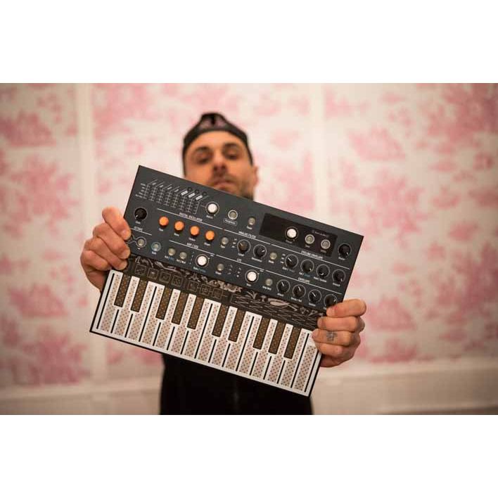 MicroFreak by Arturia | Hybrid Synth, with included software
