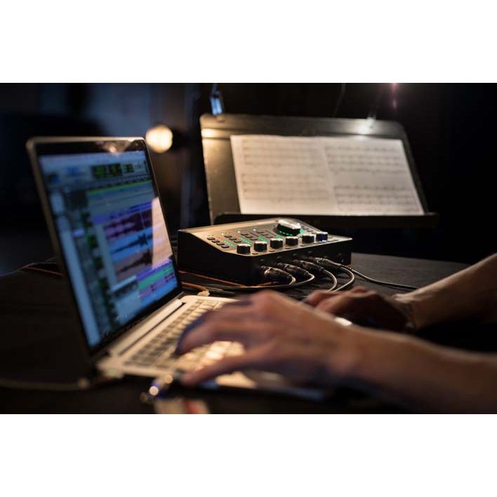 Arturia AudioFuse Studio | High quality audio interface with extreme flexibility and exclusive included software
