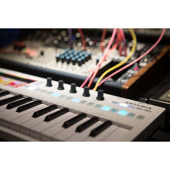 KeyStep Pro by Arturia | Hardware keyboard with advanced sequencer and arpeggiator, with included software